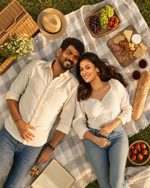 Picnic Flat-Lay from Above (Couple)